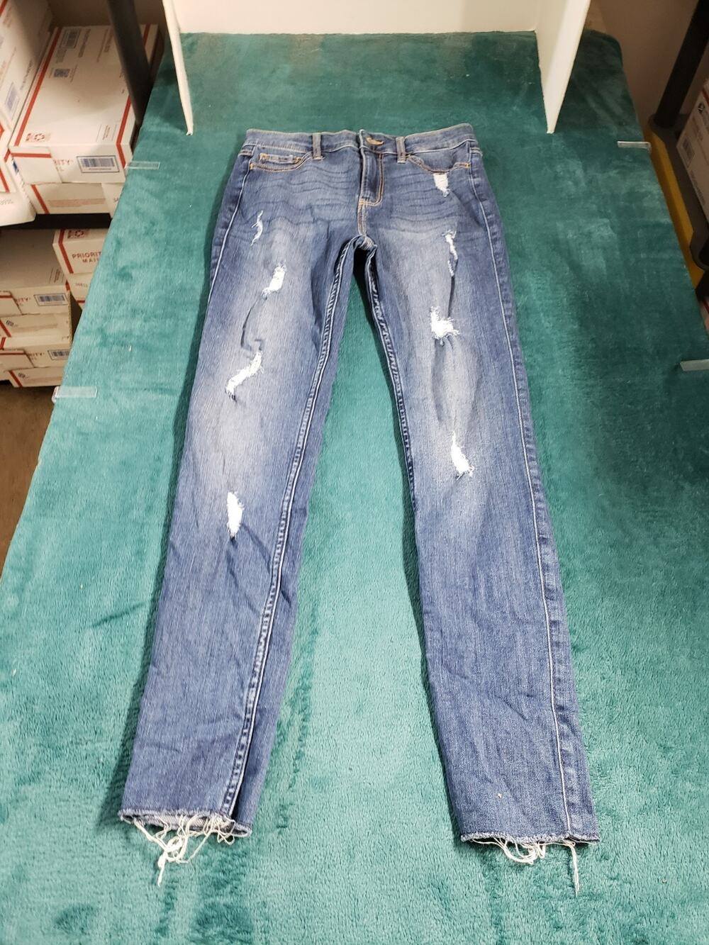 Hollister Jeans Size 3 Short Womens Blue Pants Stretch Fray Hem High Rise Skinny